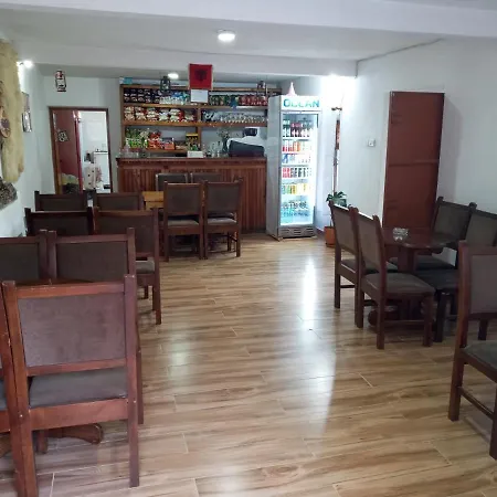 Kroni I Micanit Pensionat *