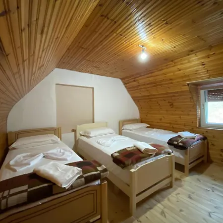 Kroni I Micanit Pensionat