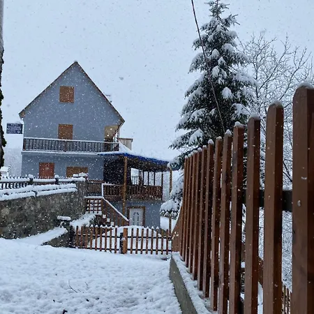 Pensionat Kroni I Micanit Theth