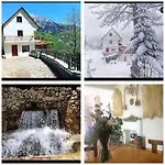 Kroni I Micanit 招待所 泰斯