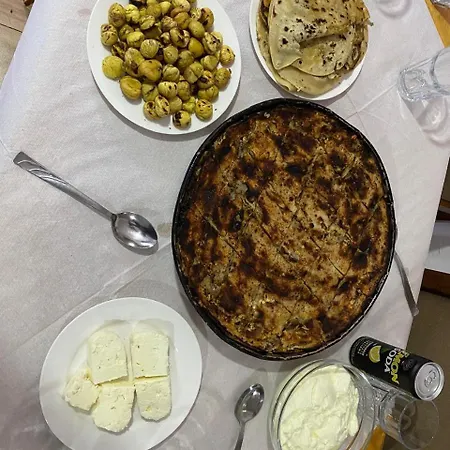 Kroni I Micanit بيت ضيافة ثيث