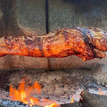 Kroni I Micanit بيت ضيافة